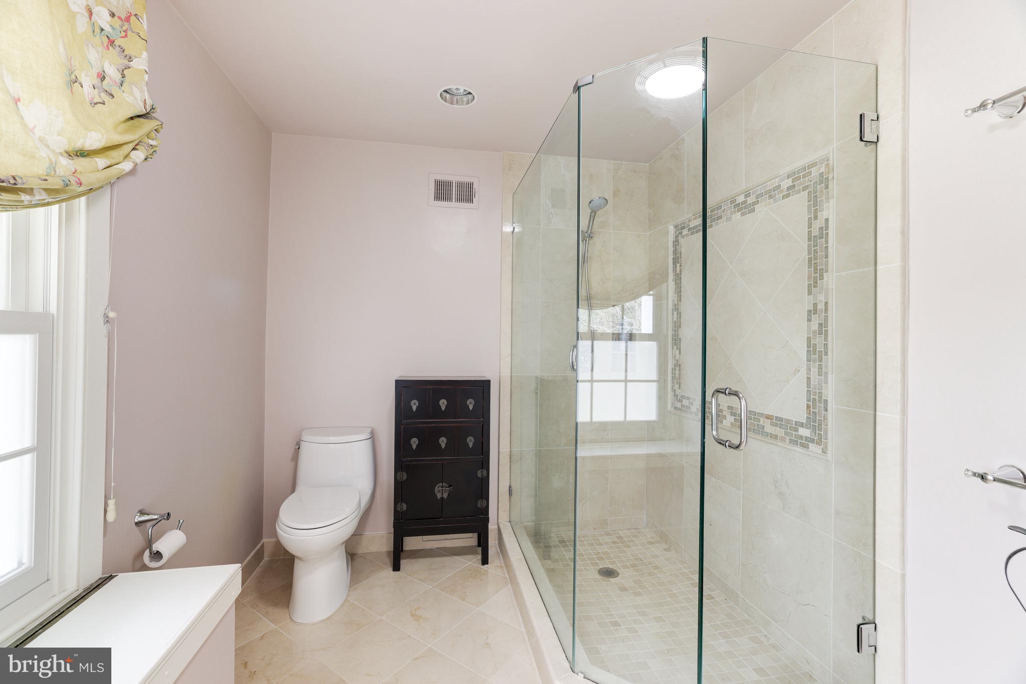 FORESTVILLE - Residential