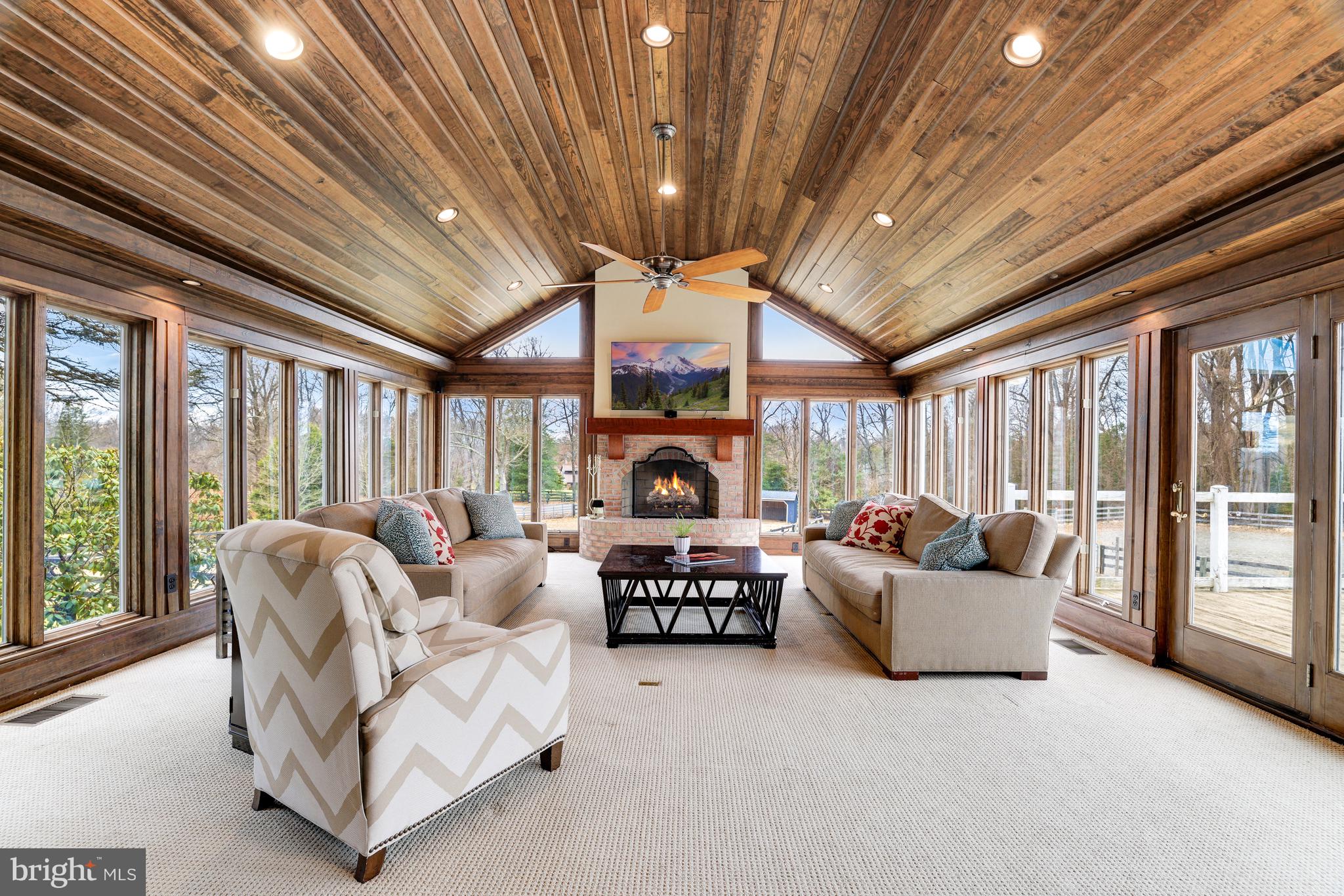 FORESTVILLE - Residential