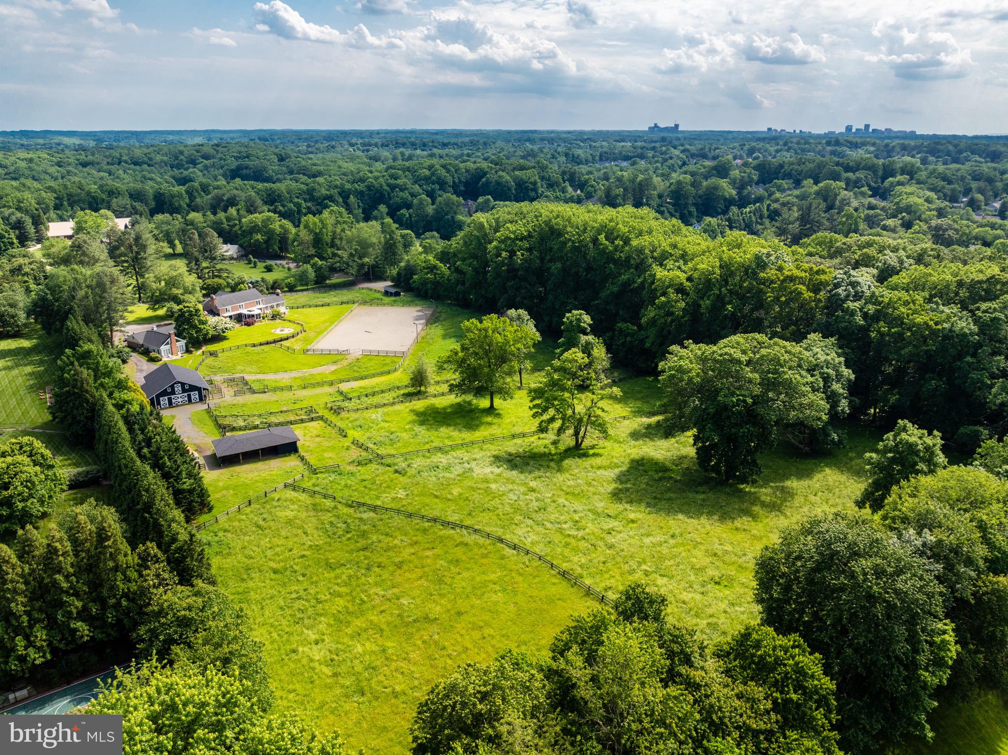 FORESTVILLE - Residential