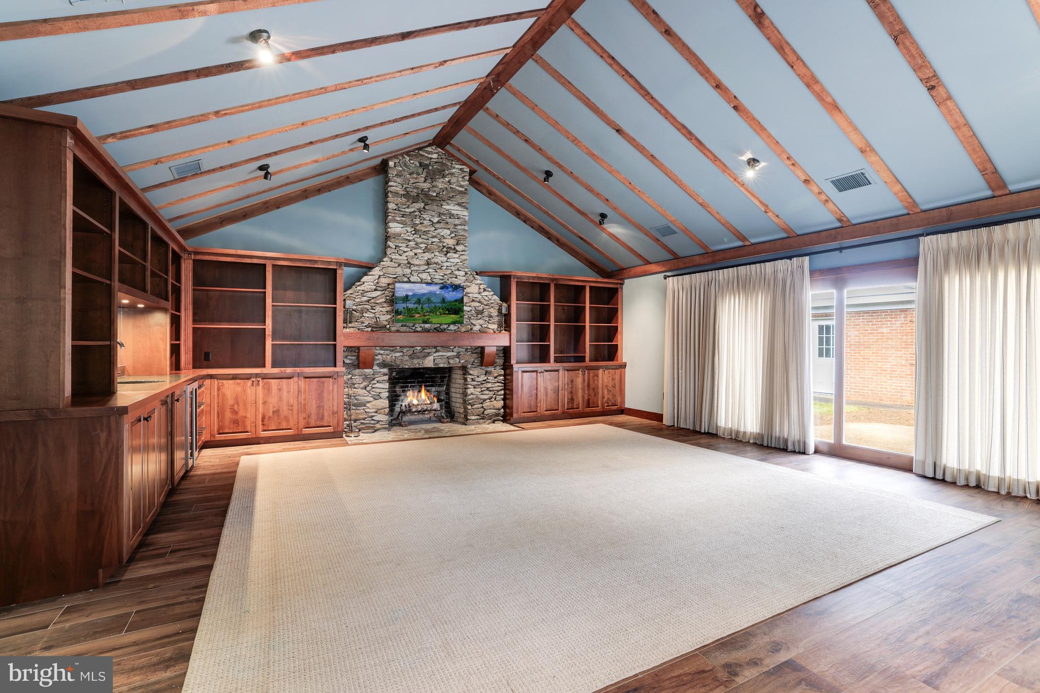 FORESTVILLE - Residential