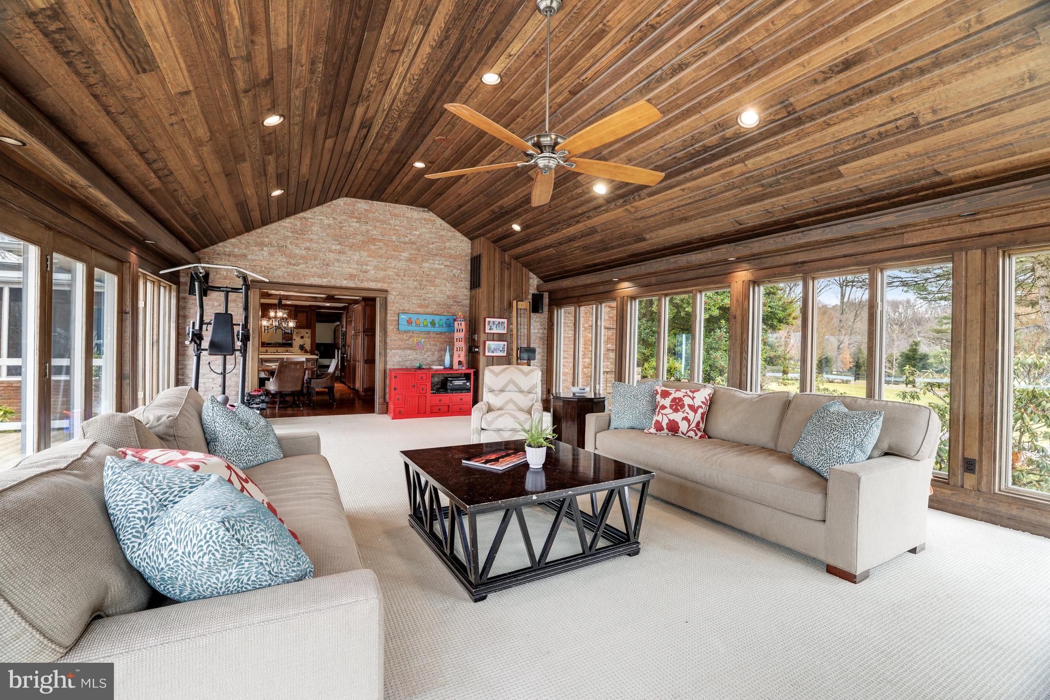 FORESTVILLE - Residential