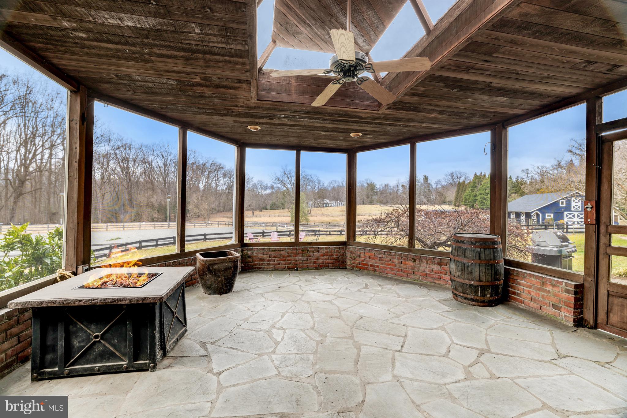 FORESTVILLE - Residential