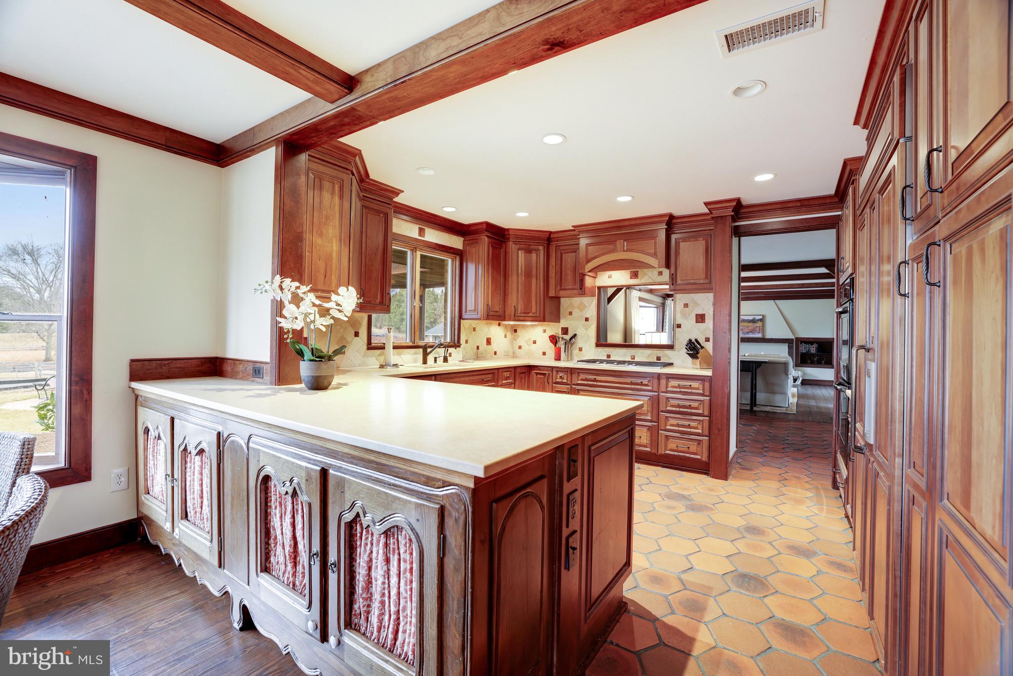 FORESTVILLE - Residential