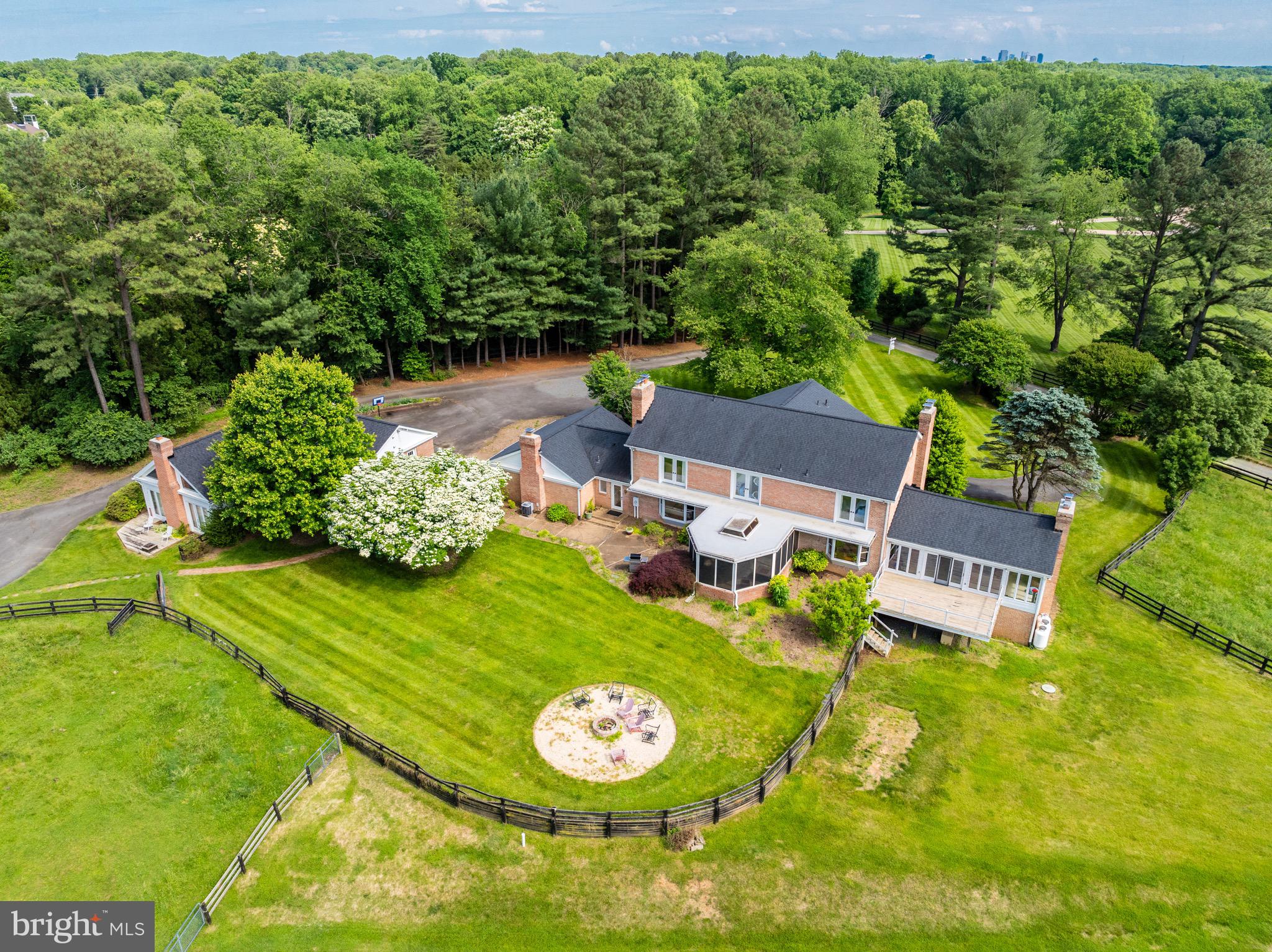 FORESTVILLE - Residential