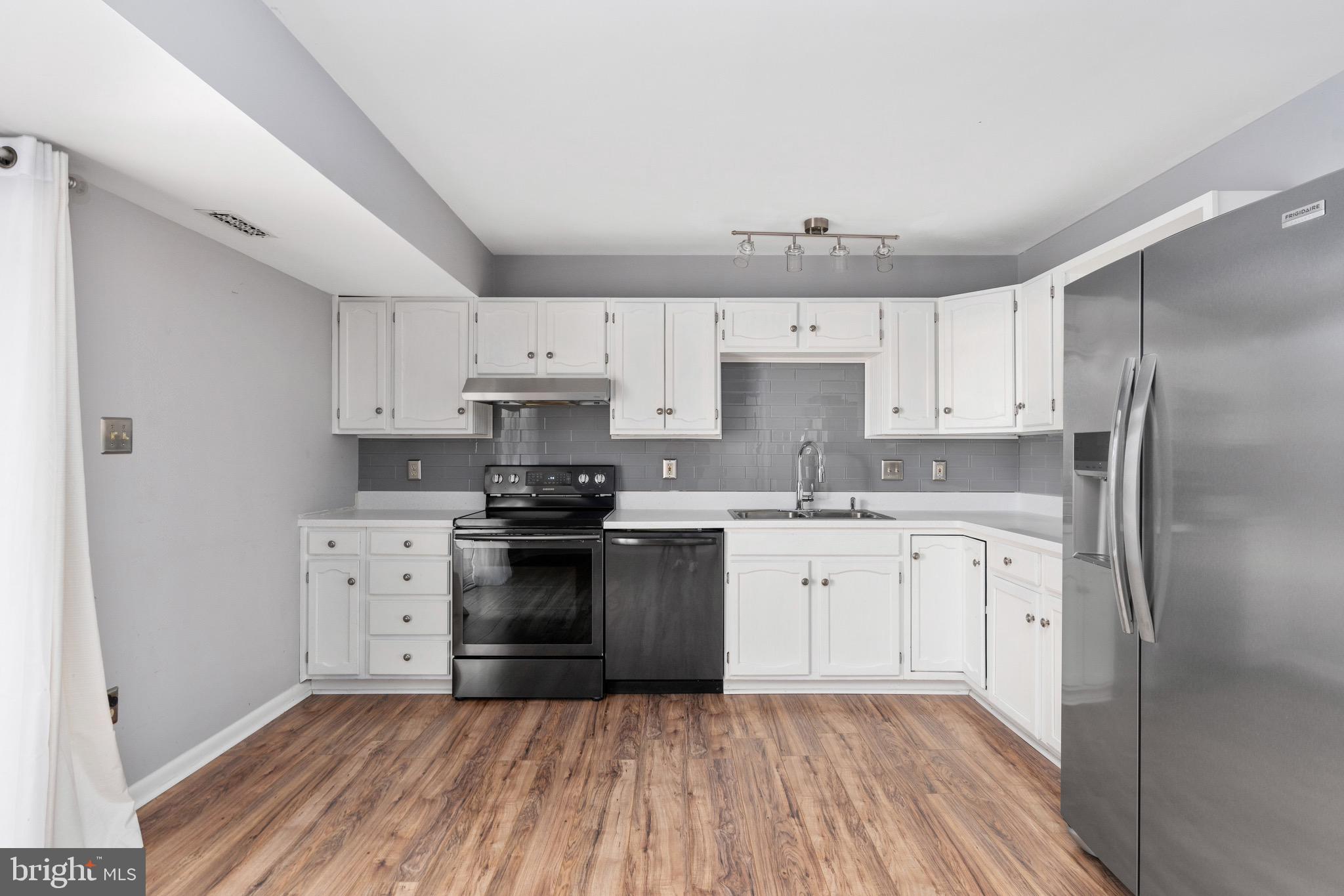 BREEZEWOOD FOREST - Residential