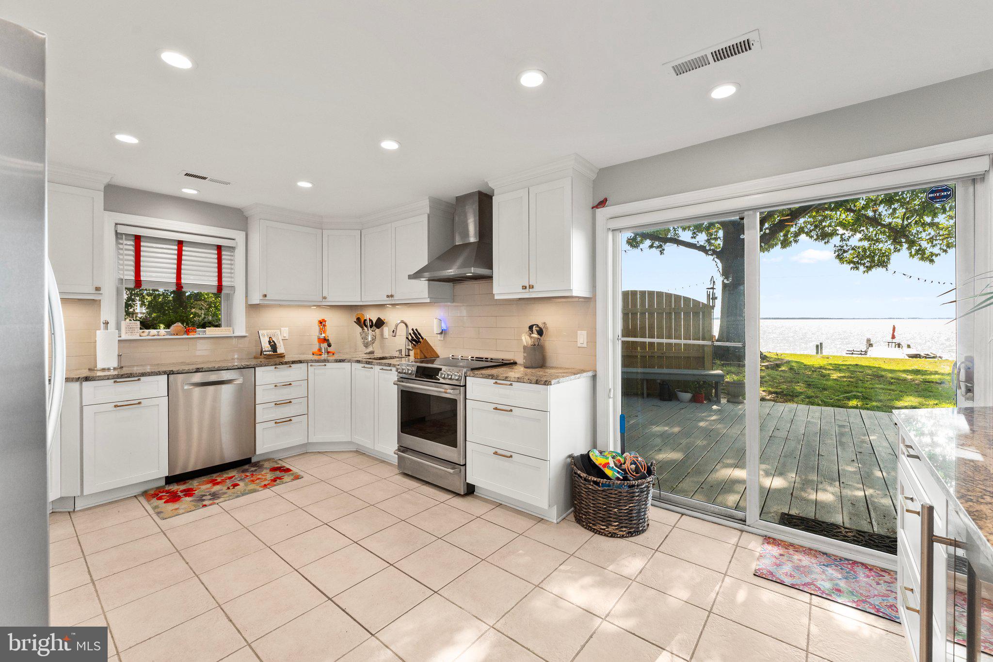 RAGGED POINT BEACH - Residential