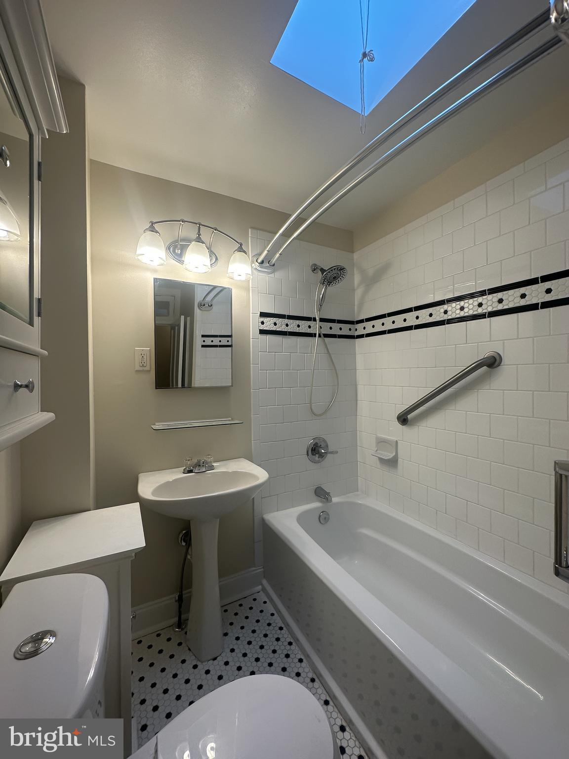 HAMPDEN HISTORIC DISTRICT - Residential Lease