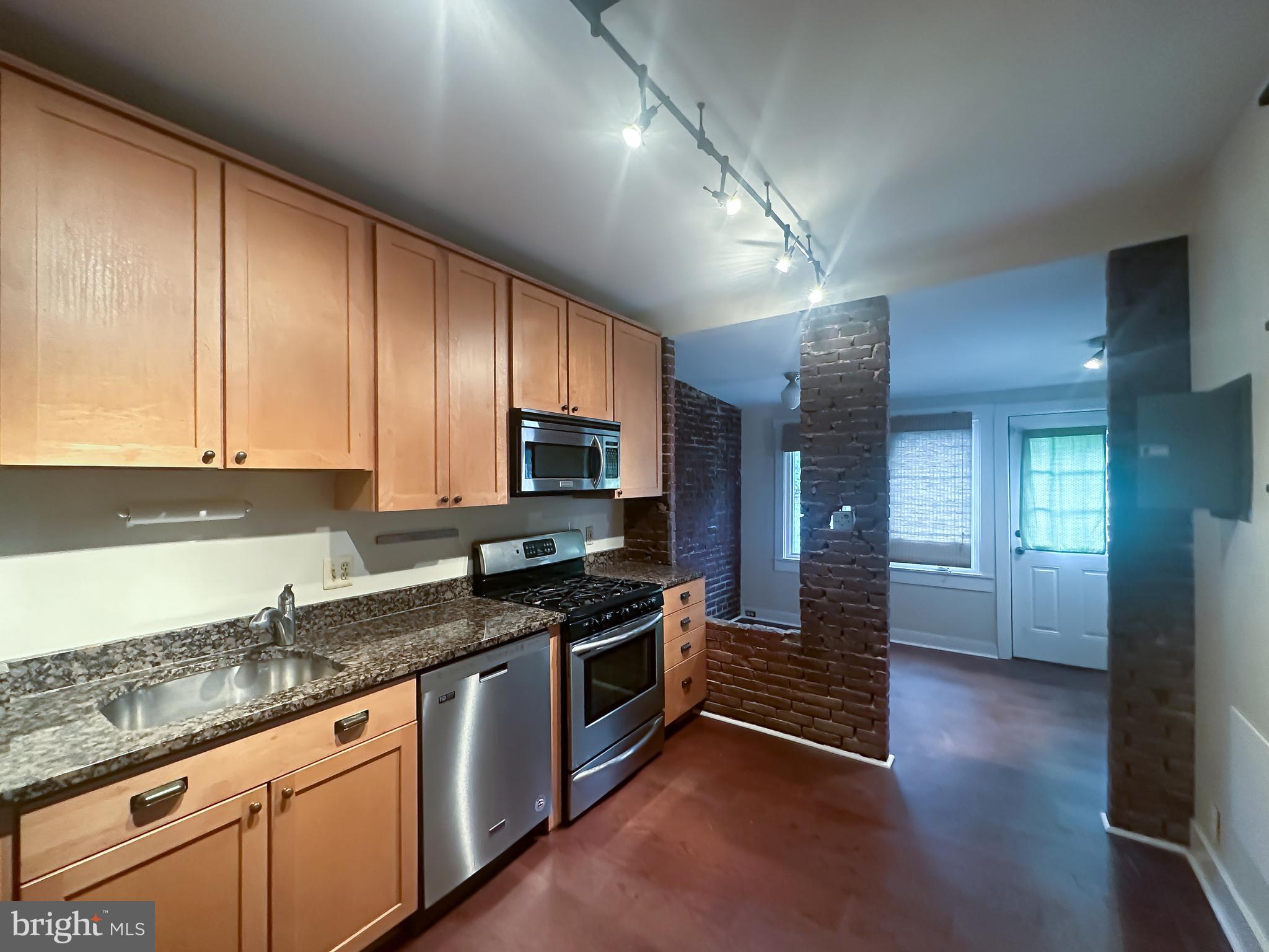 HAMPDEN HISTORIC DISTRICT - Residential Lease