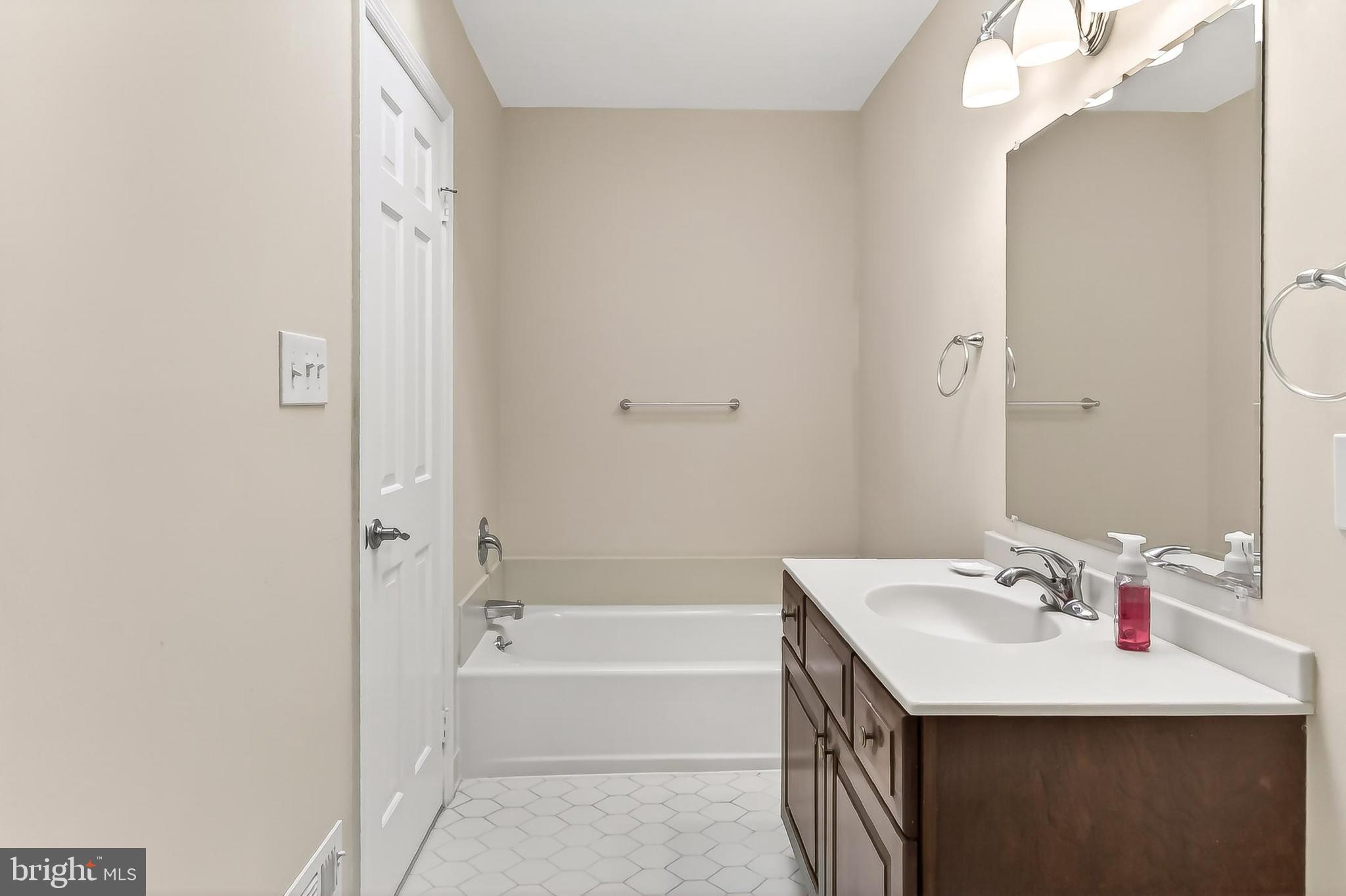 BOUNDBROOK - Residential
