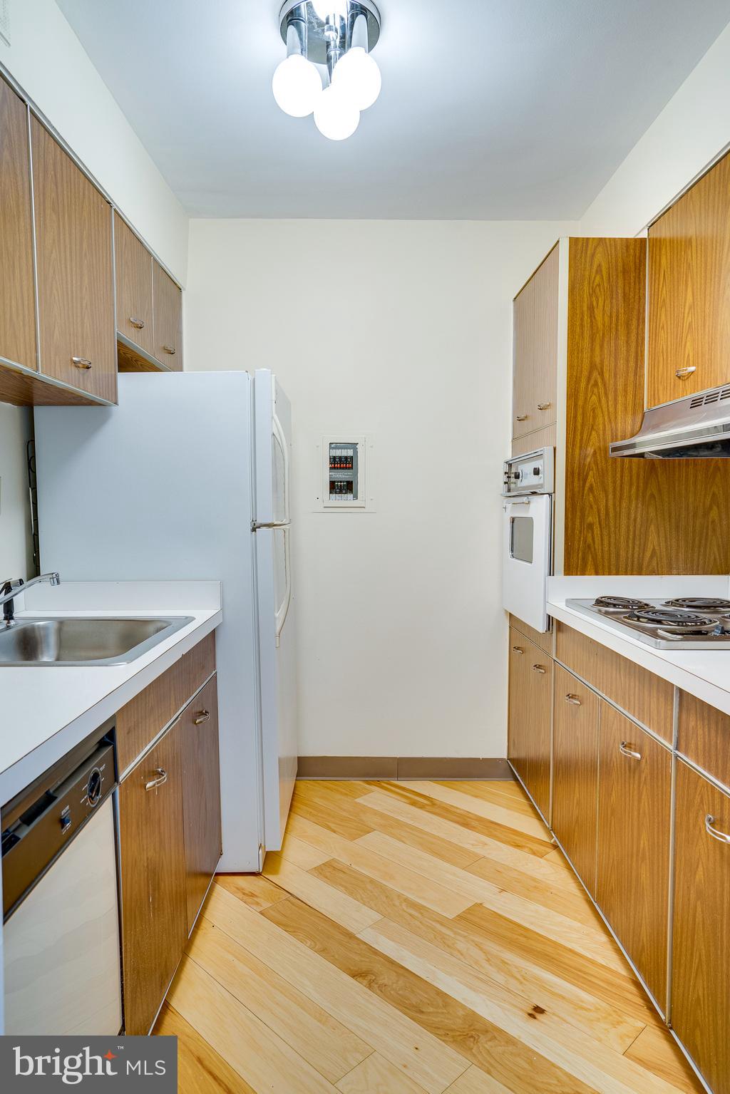 LAKE ANNE OF RESTON - Residential