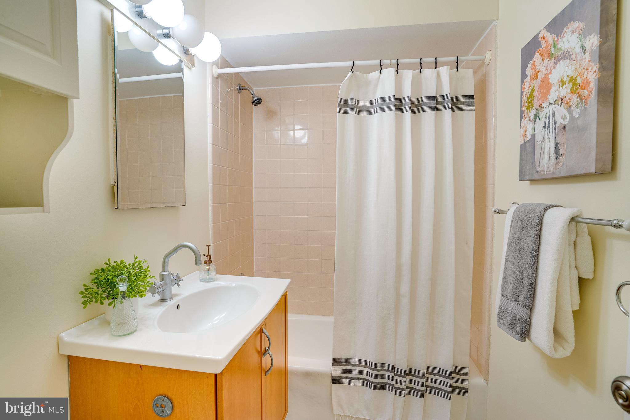 LAKE ANNE OF RESTON - Residential