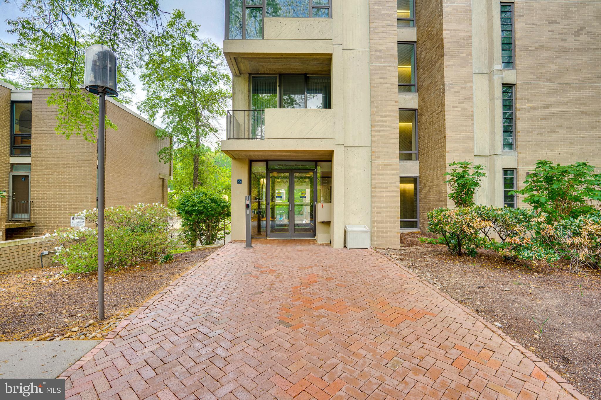 LAKE ANNE OF RESTON - Residential