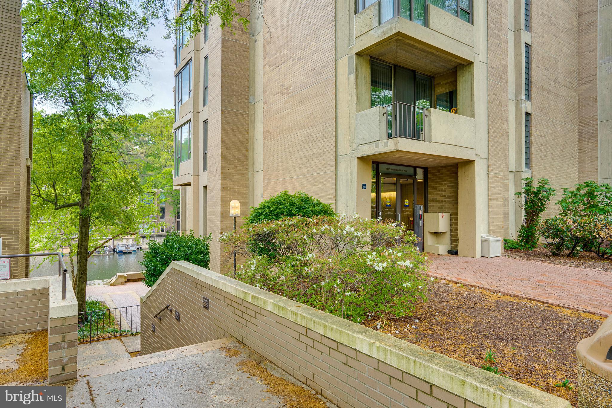 LAKE ANNE OF RESTON - Residential