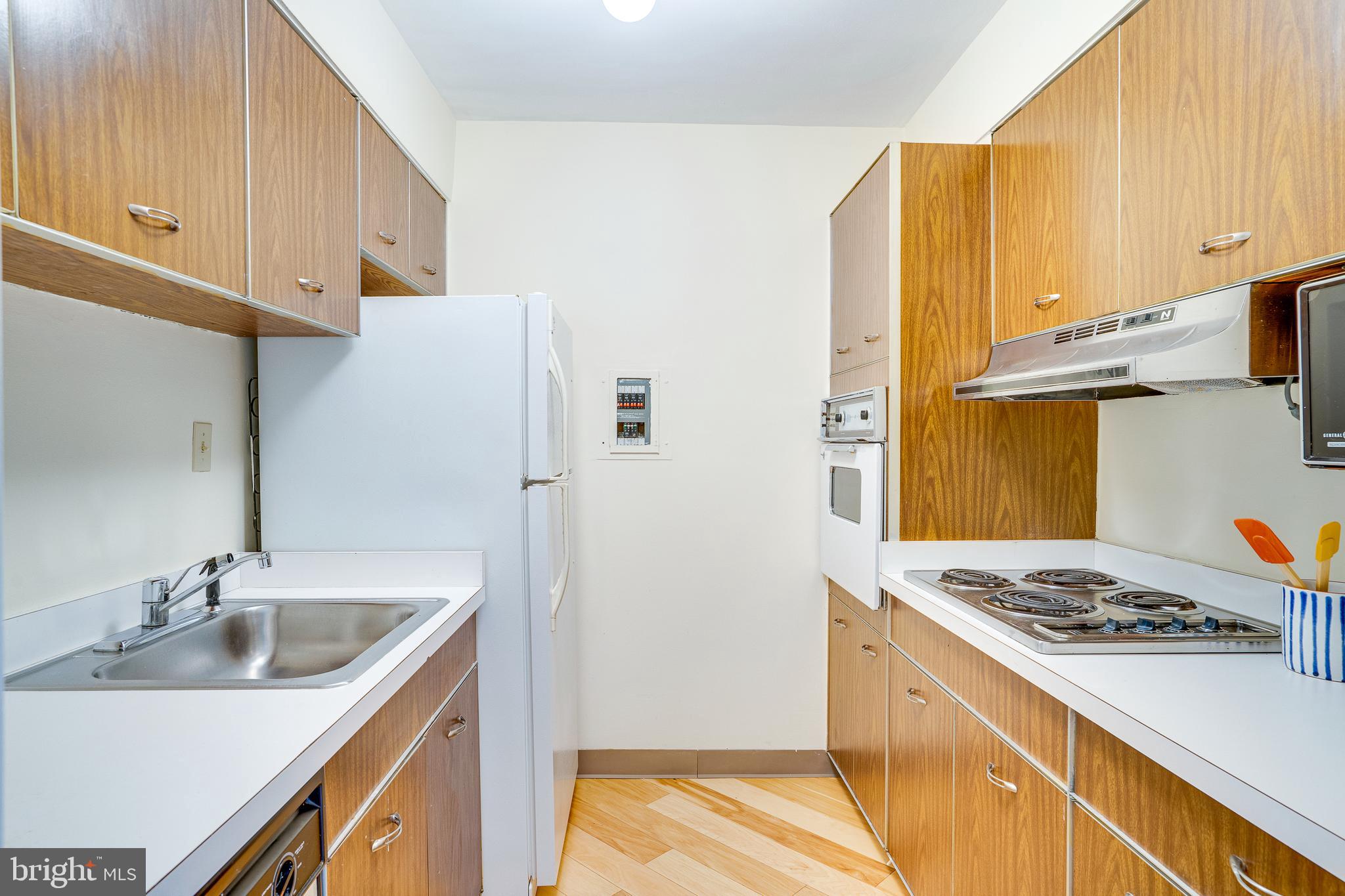 LAKE ANNE OF RESTON - Residential