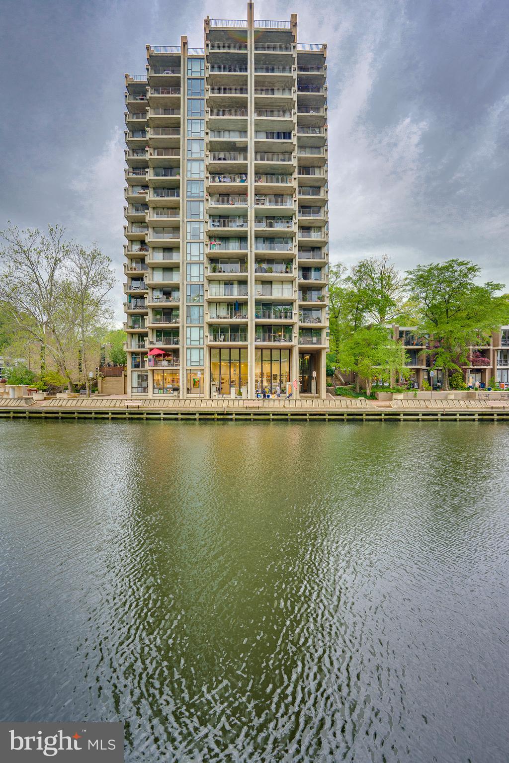 LAKE ANNE OF RESTON - Residential