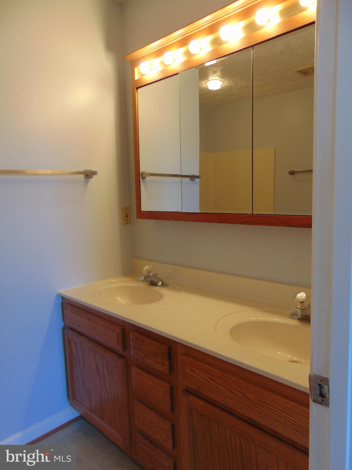 BROOKWOOD - Residential Lease