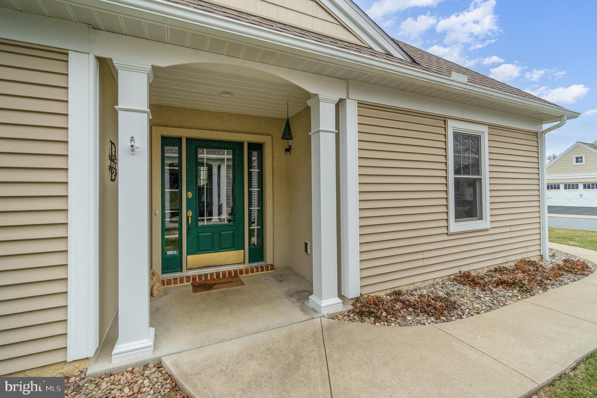 1012 ENGLISH DRIVE