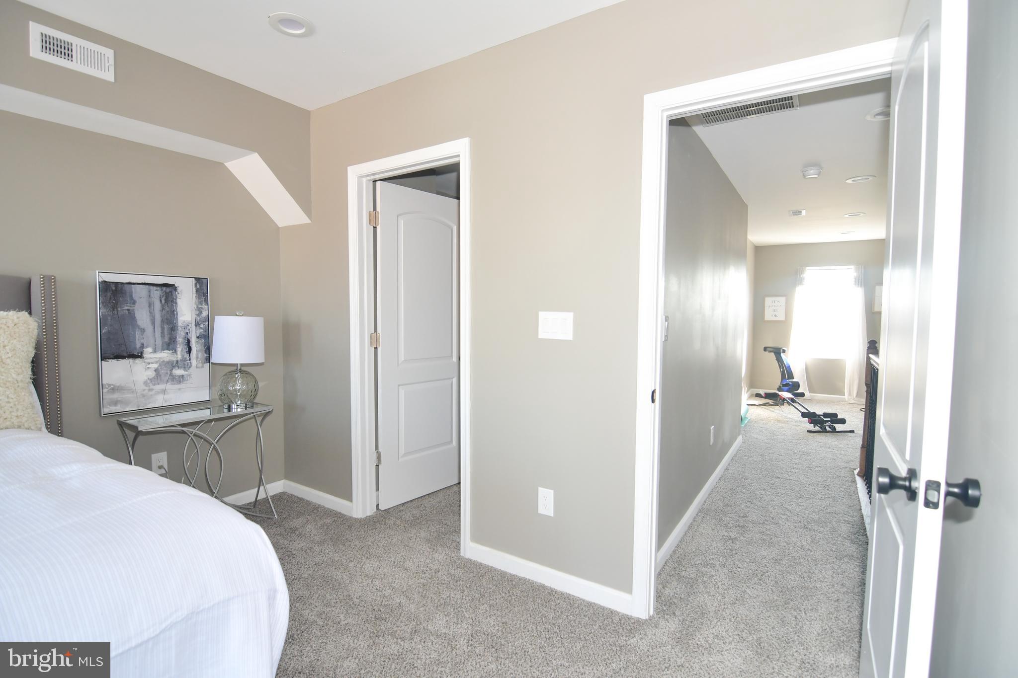 BARCLAY - Residential