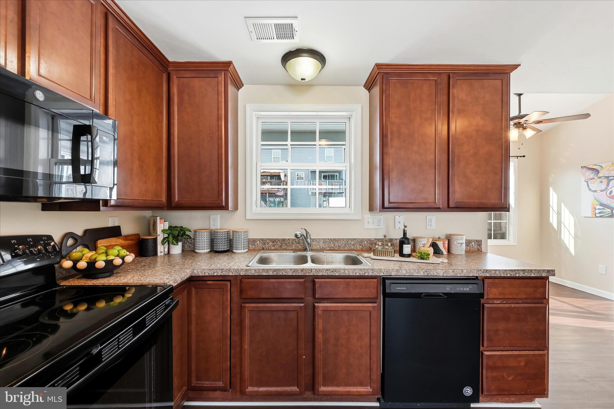 INWOOD VILLAGE - Residential