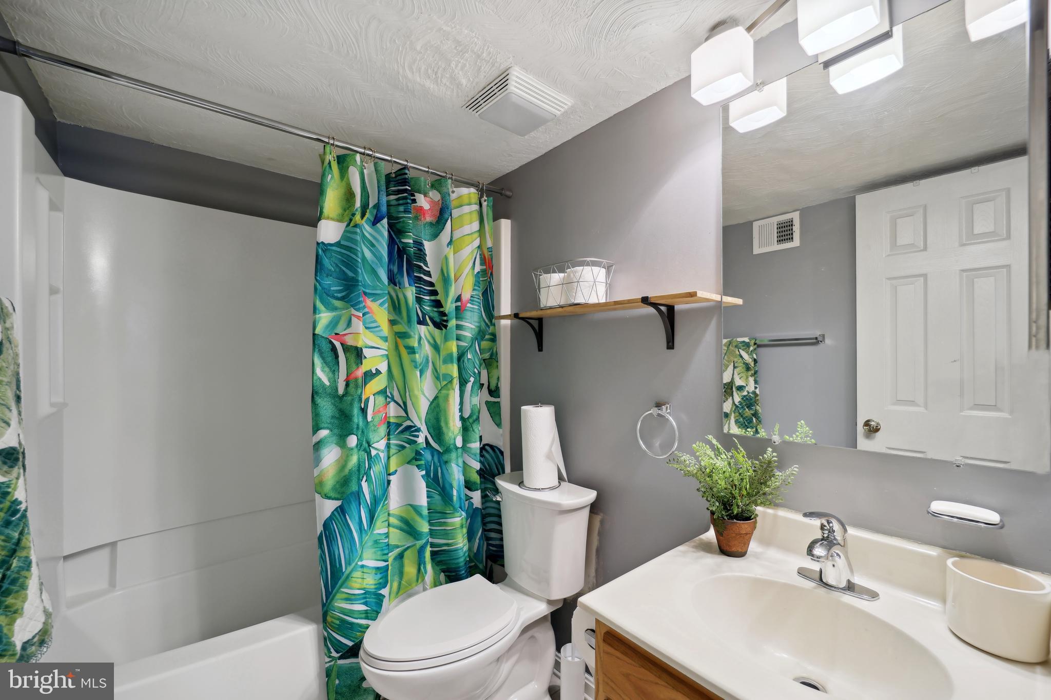 SKYLINE HILLS PLAT FIVE - Residential