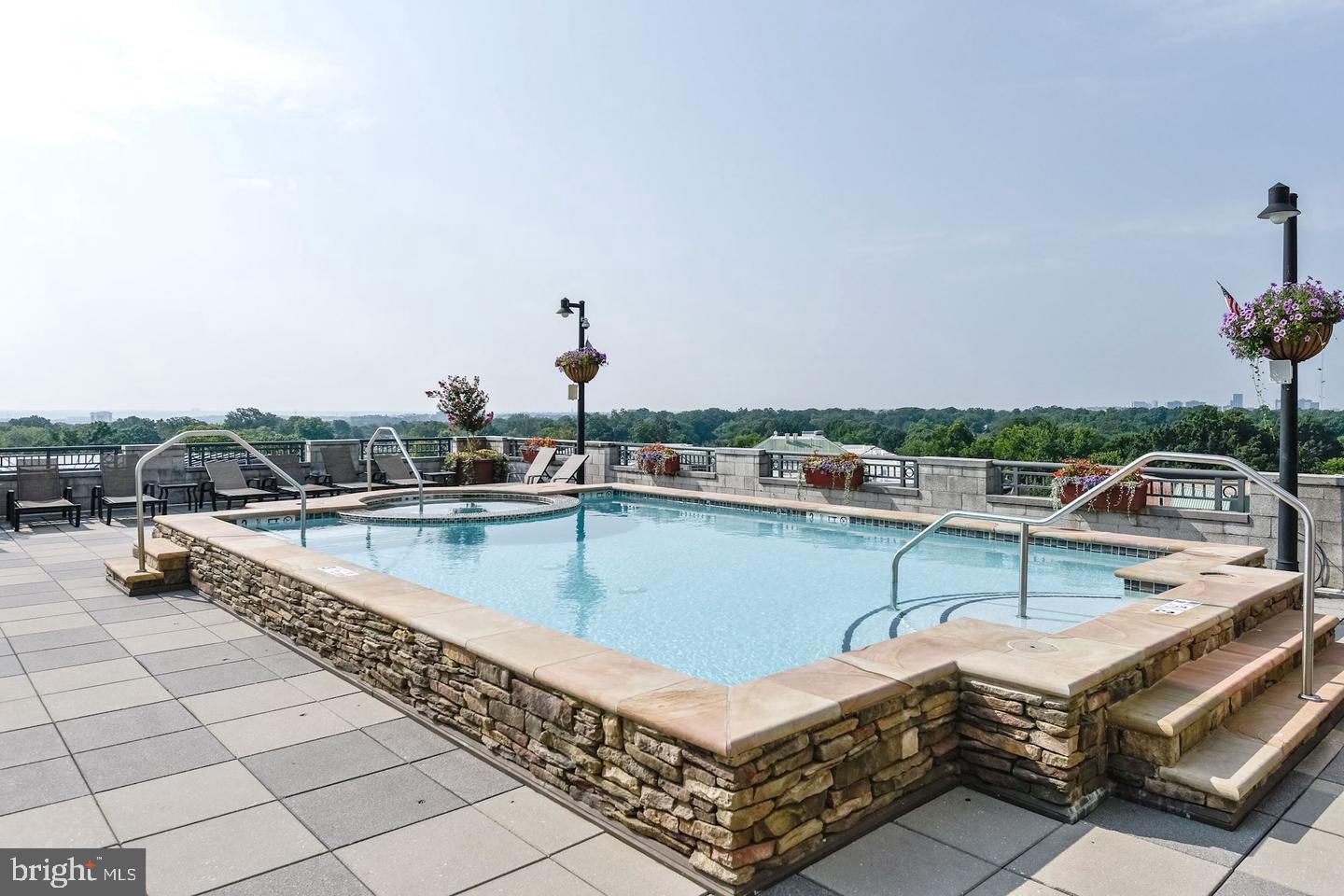 CLARENDON - Residential Lease
