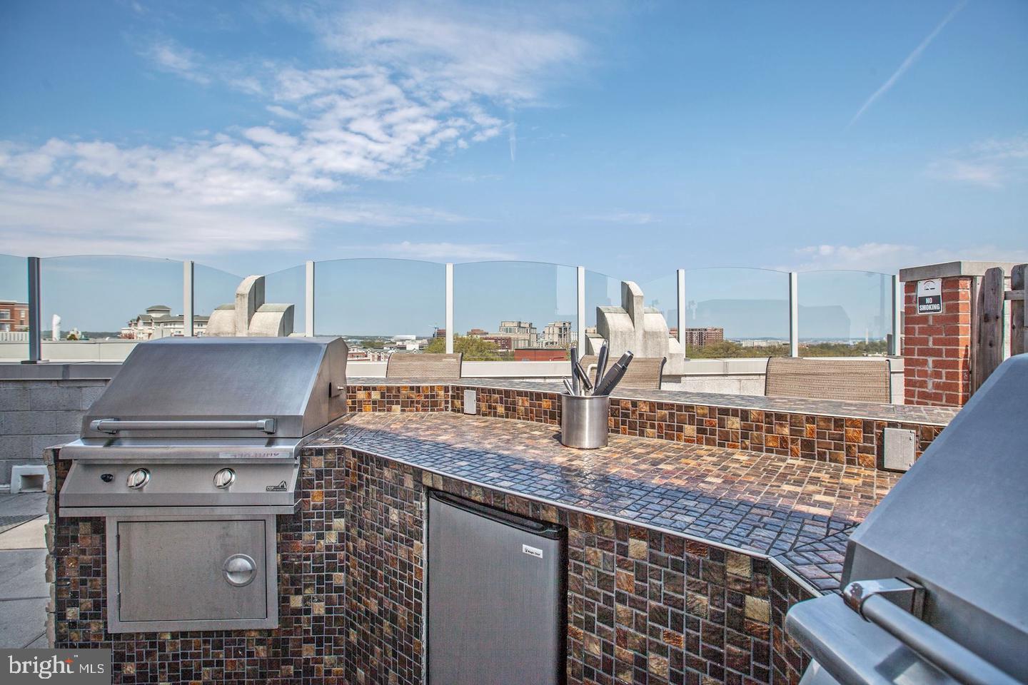 CLARENDON - Residential Lease
