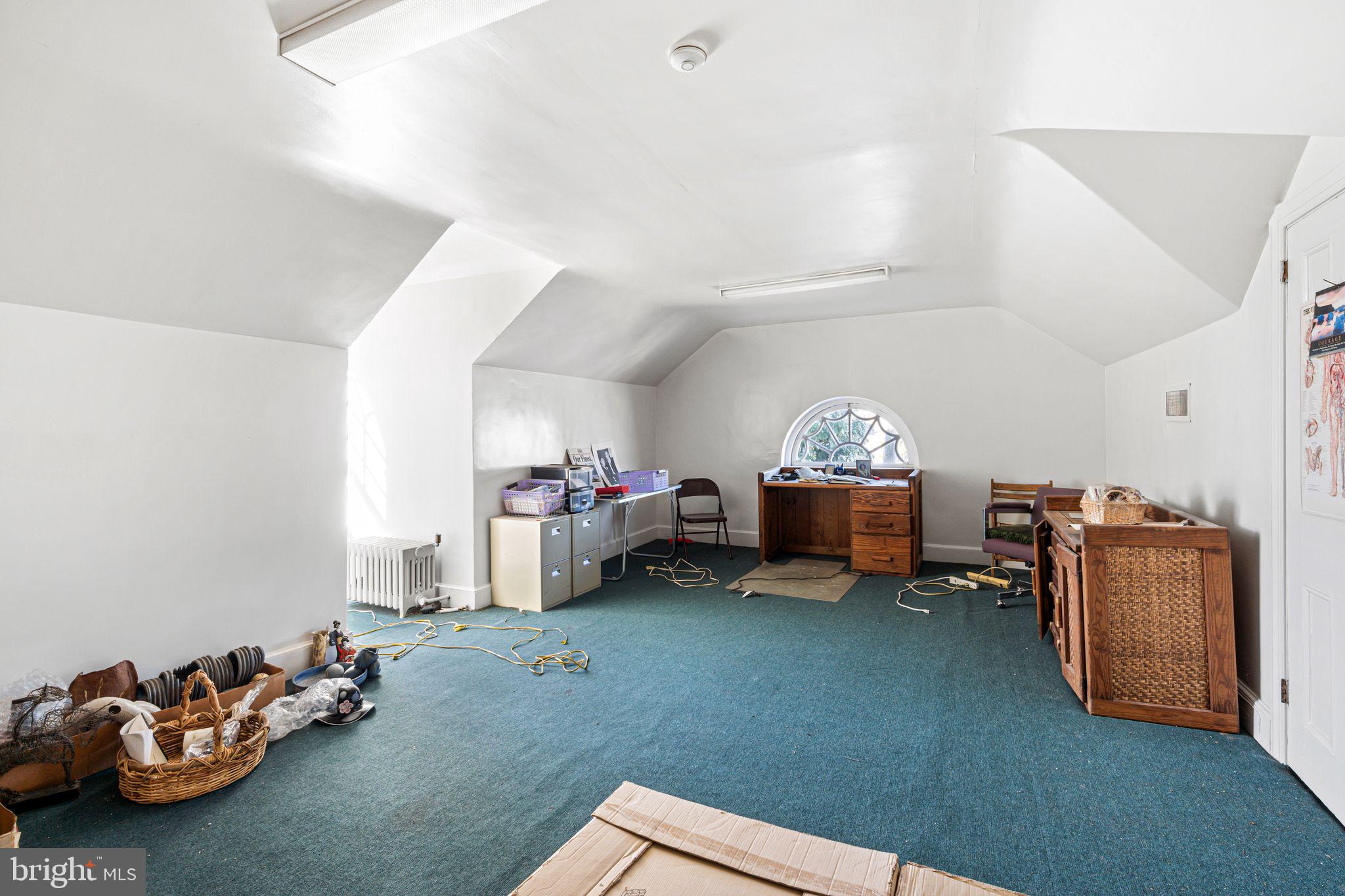 GERMANTOWN - Commercial Sale