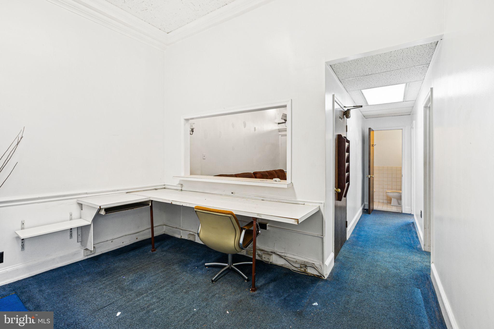 GERMANTOWN - Commercial Sale