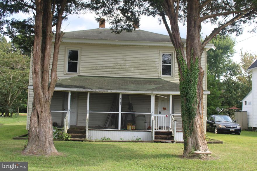 This house is located in the city limits.  It is  a great investment opportunity.  The house is a duplex but city ordinance restricts it use to a single family dwelling.  Improvements are needed.