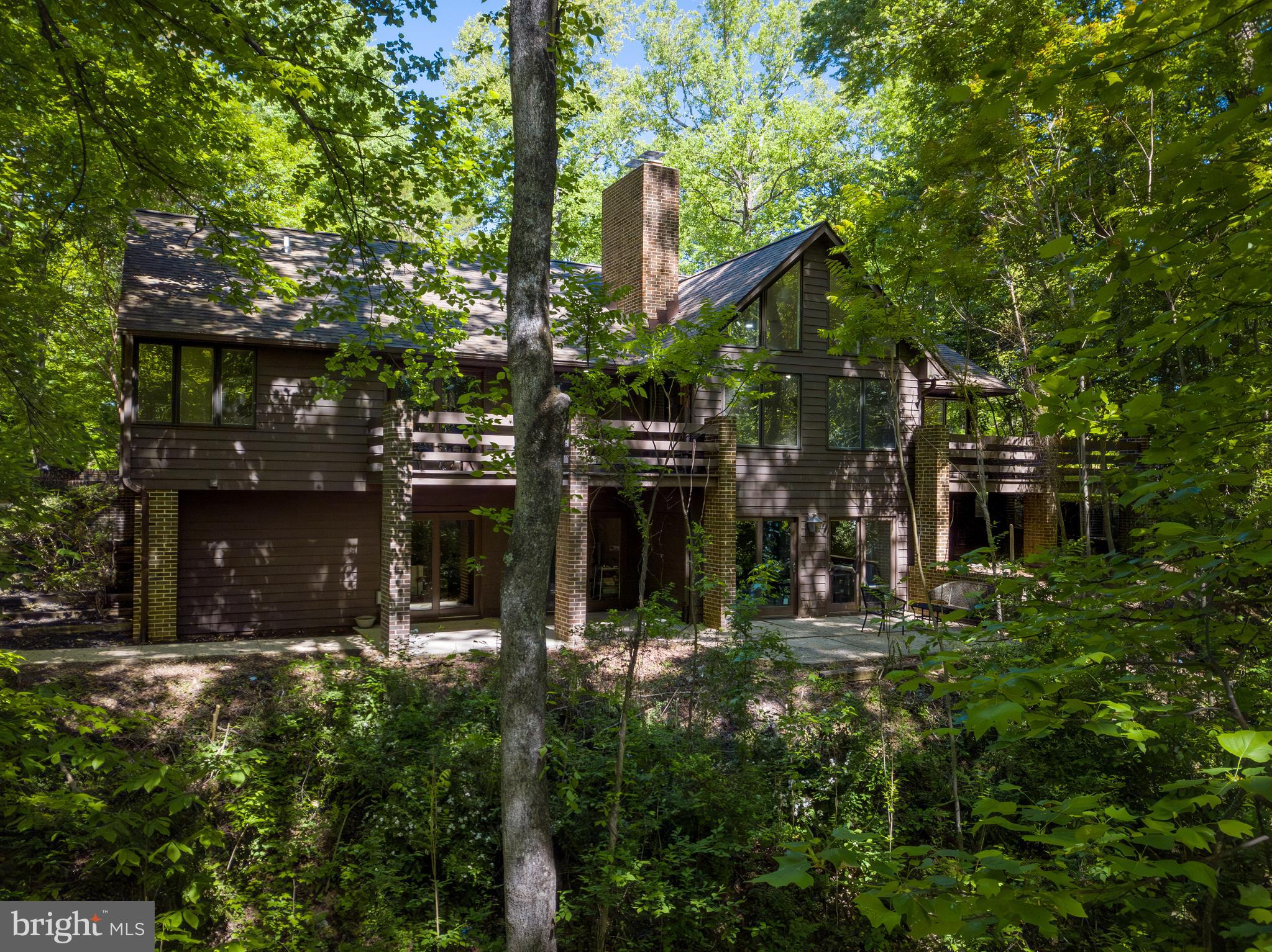 8425 MAUSEN LANE