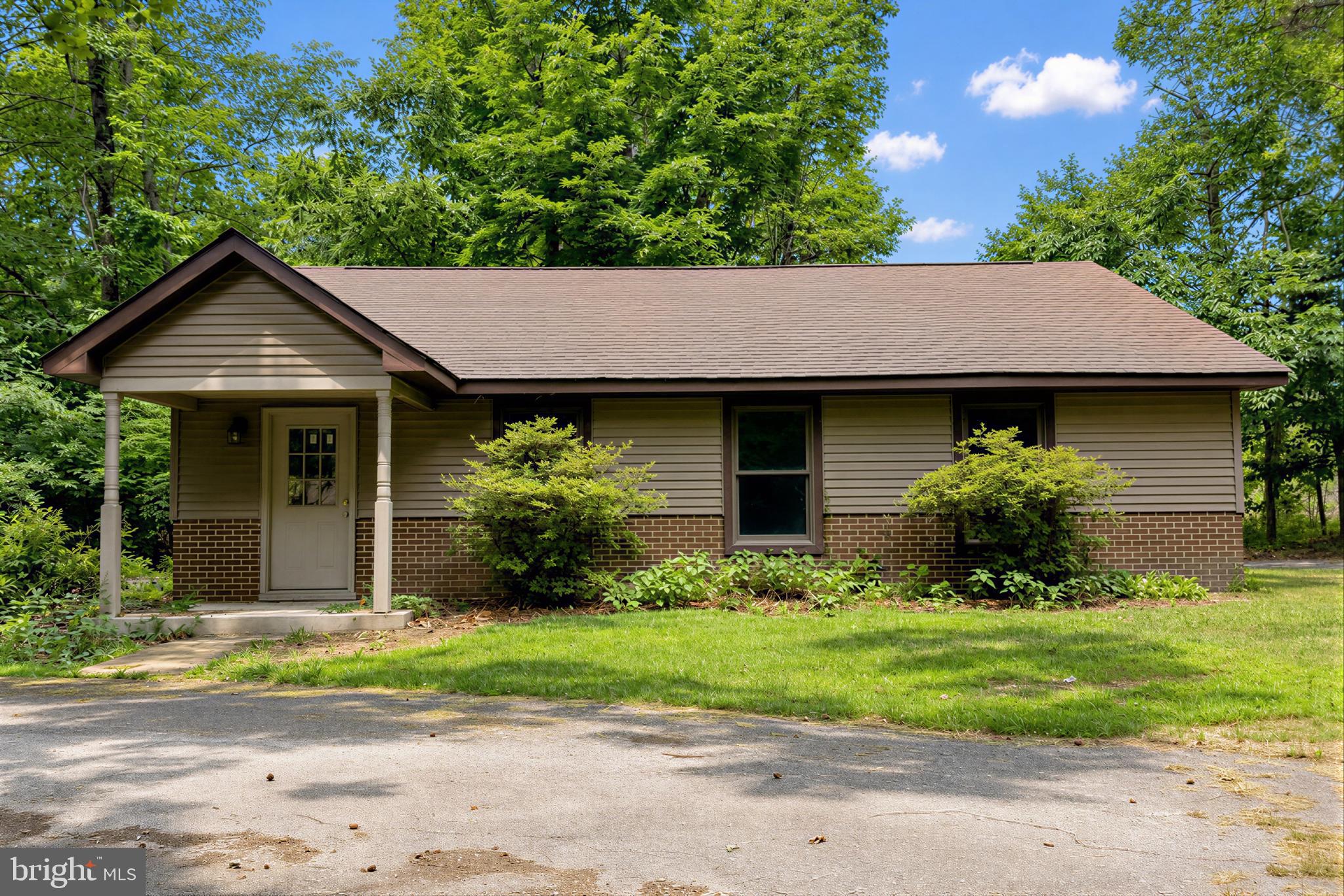 8425 MAUSEN LANE