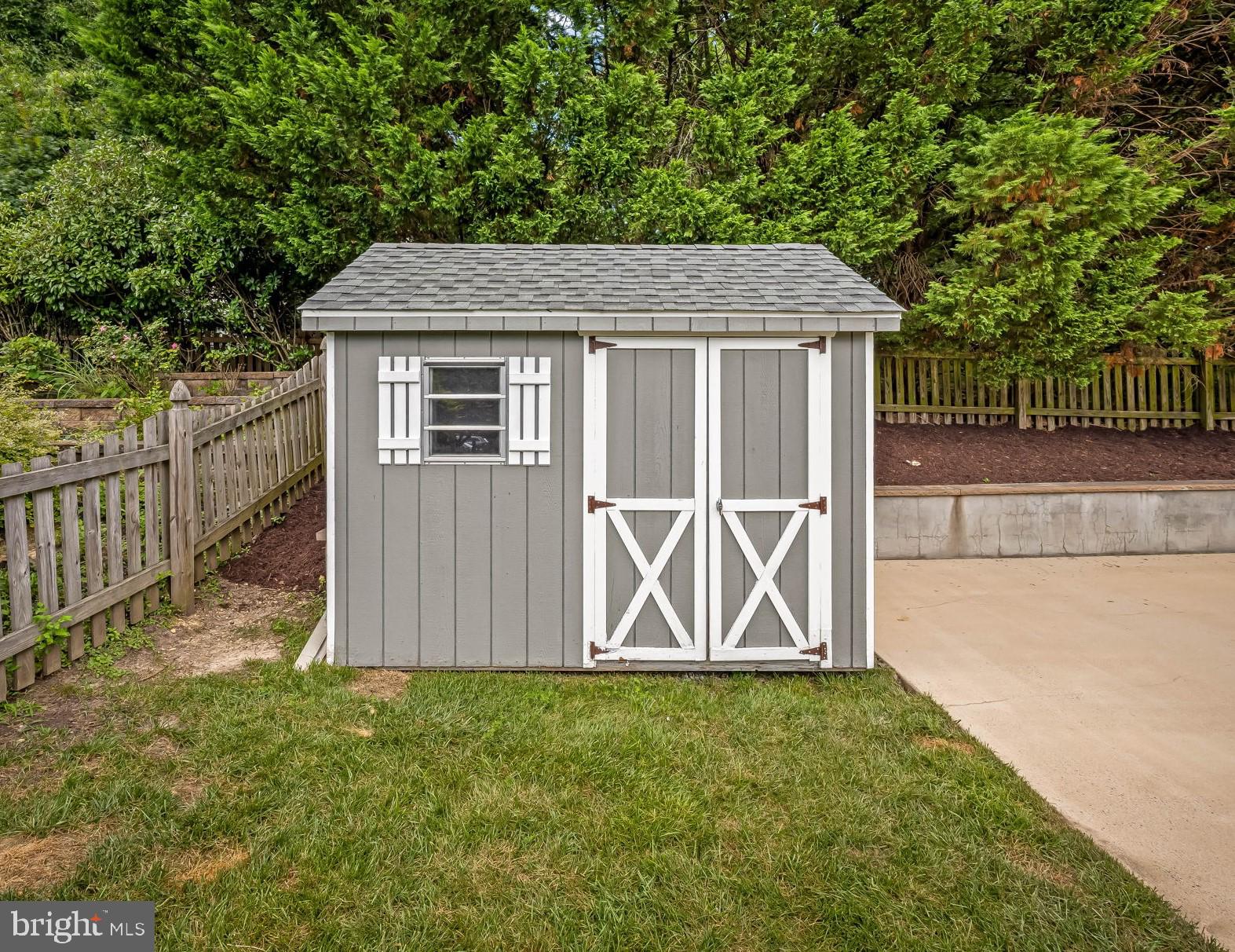 MONTGOMERY MEADOWS - Residential