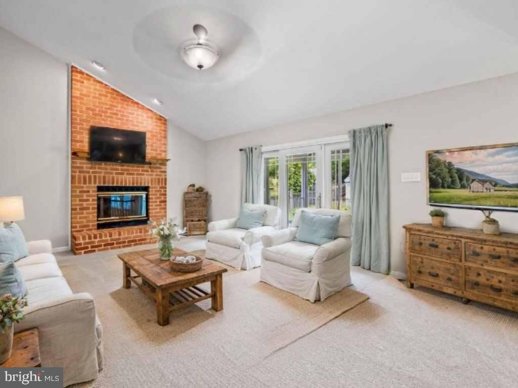 MONTGOMERY MEADOWS - Residential