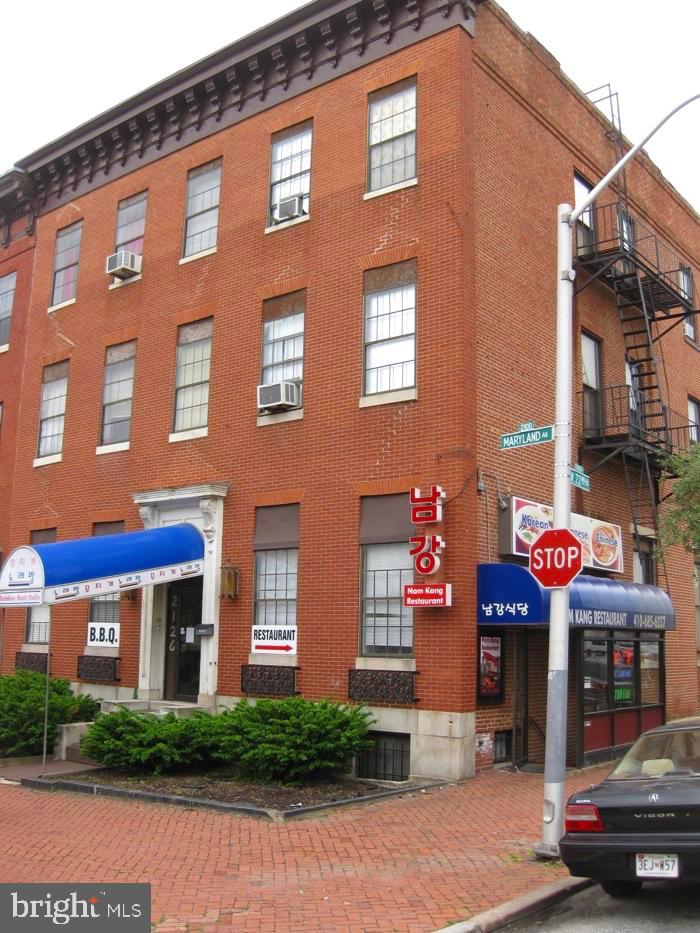 OLD GOUCHER - Commercial Lease