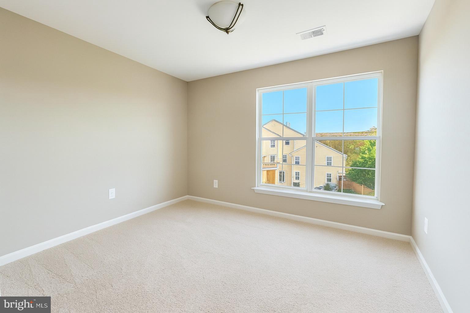 ASHBURN VILLAGE - Residential Lease