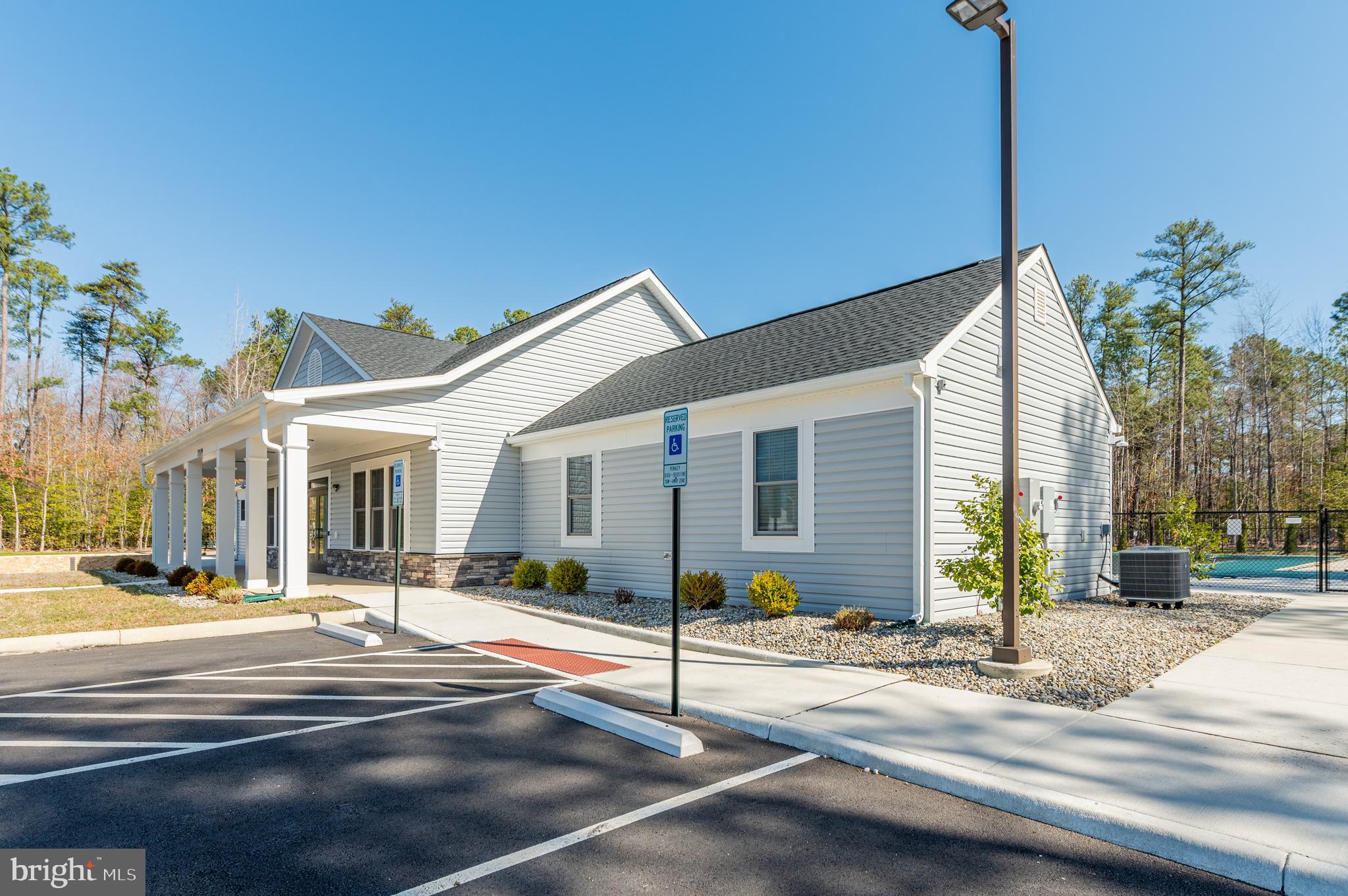 PENDLETON GOLF CLUB - Residential Lease