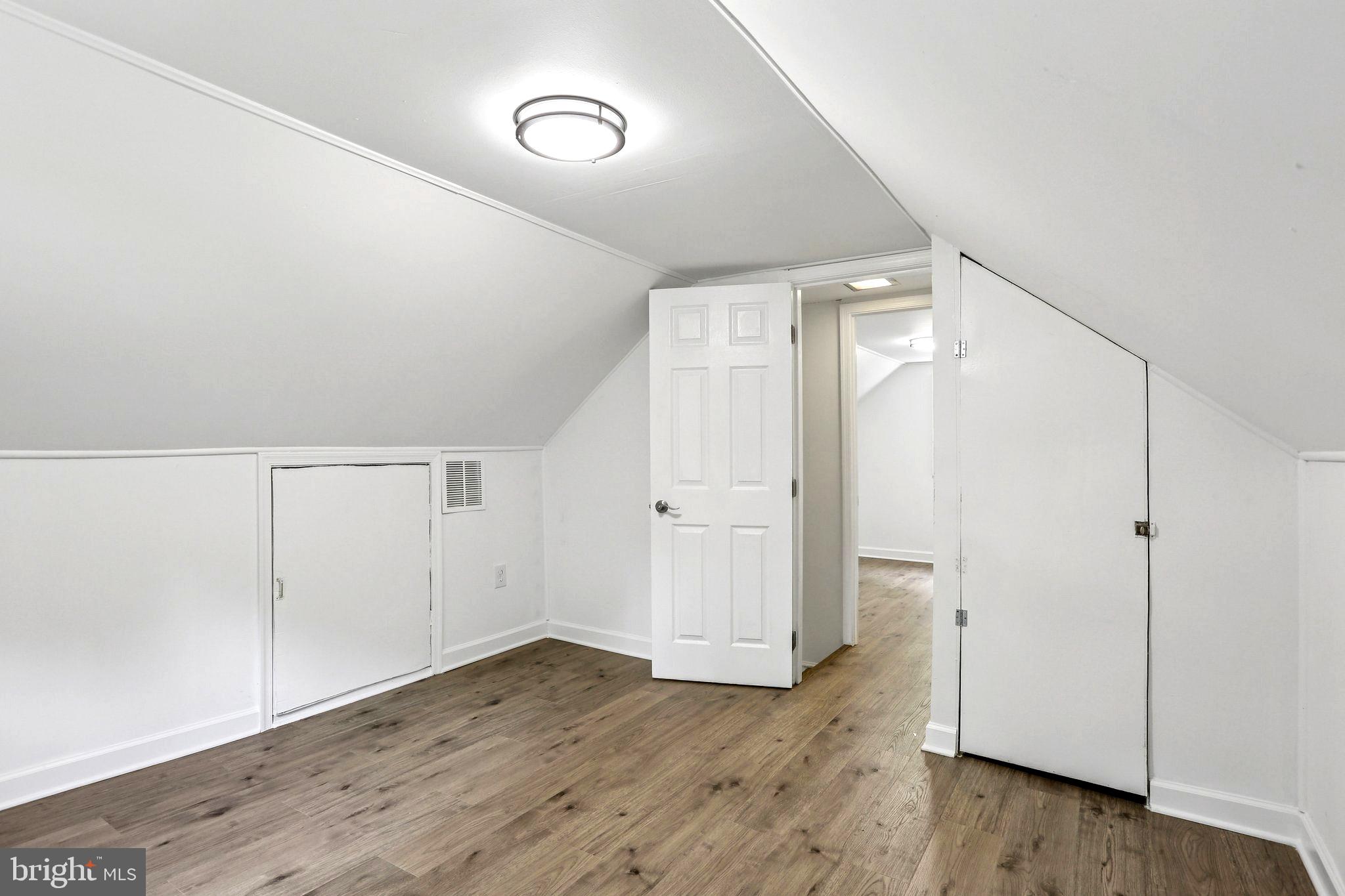 KINGSVILLE - Residential