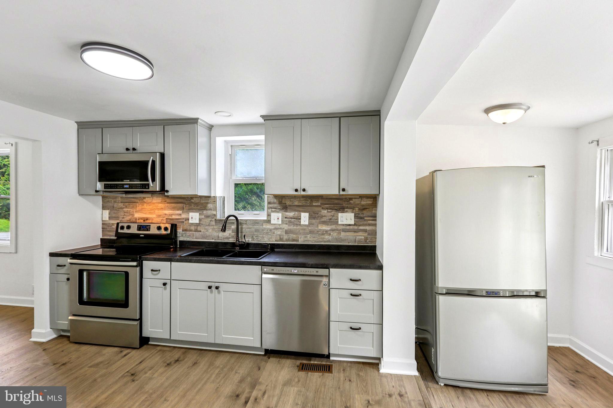 KINGSVILLE - Residential