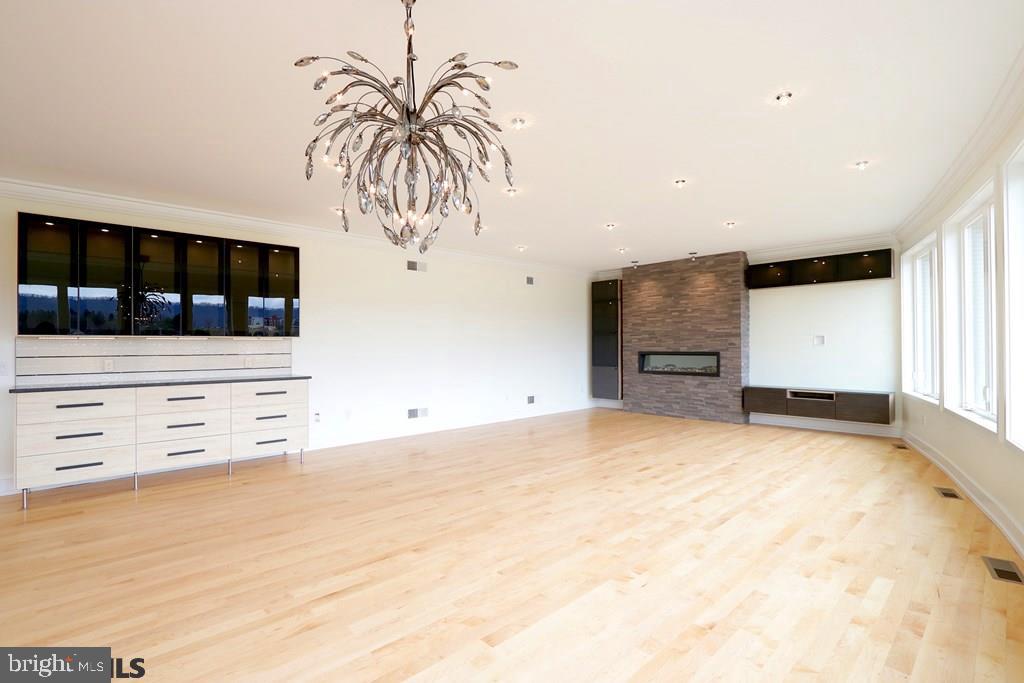 ROCKEY RIDGE - Residential