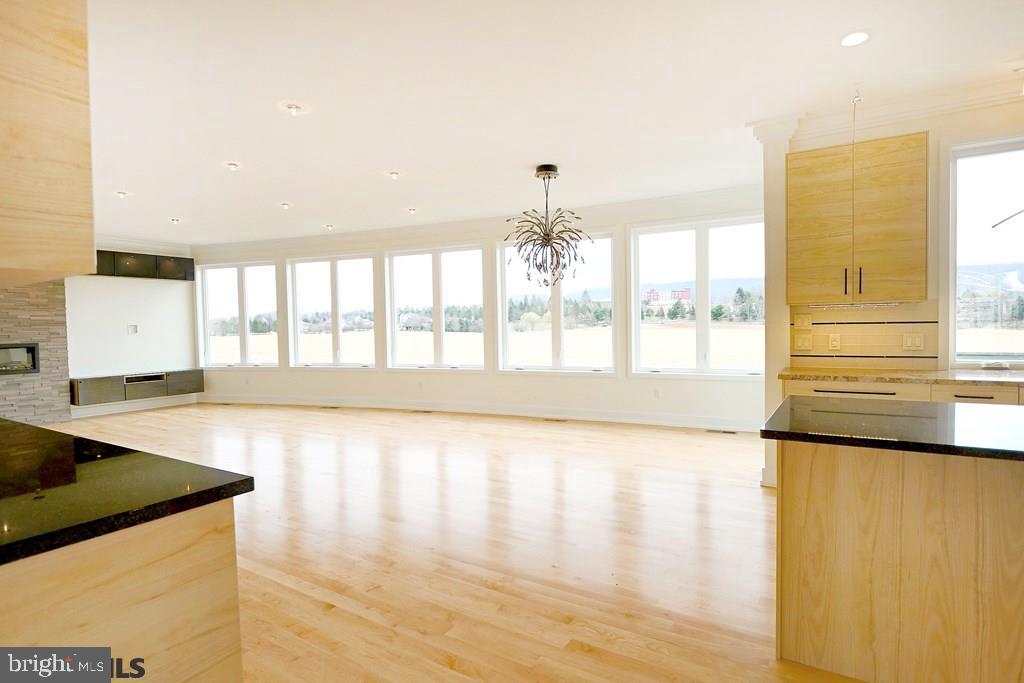 ROCKEY RIDGE - Residential
