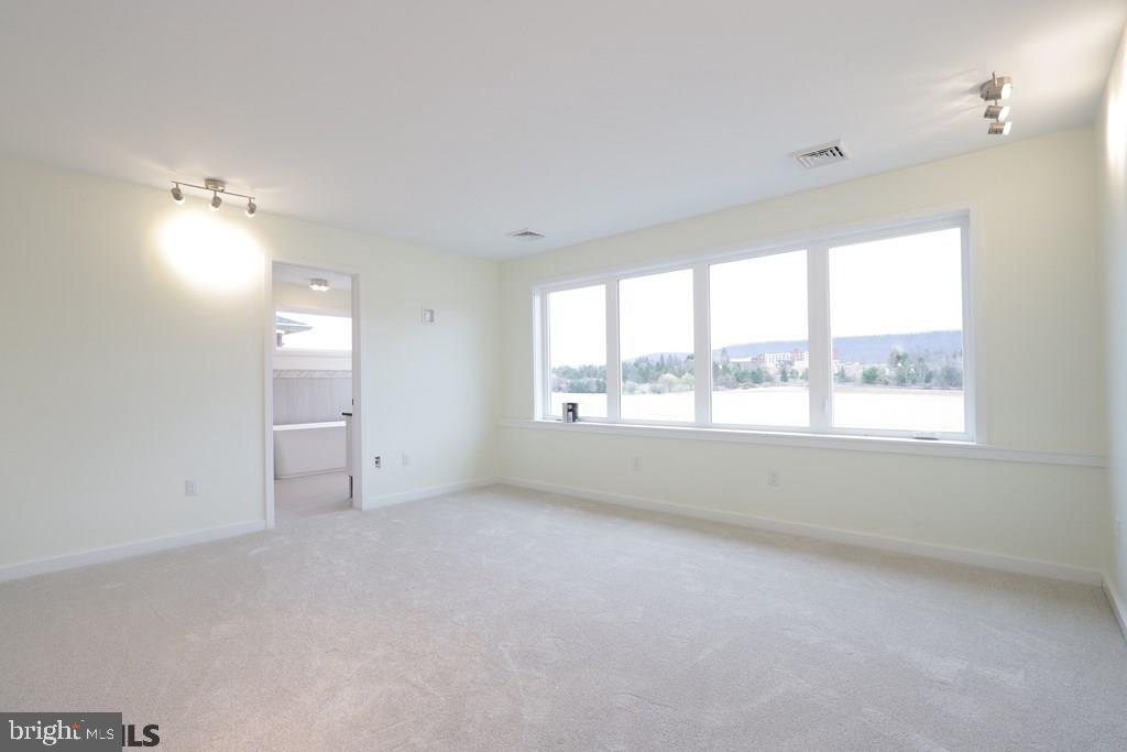 ROCKEY RIDGE - Residential