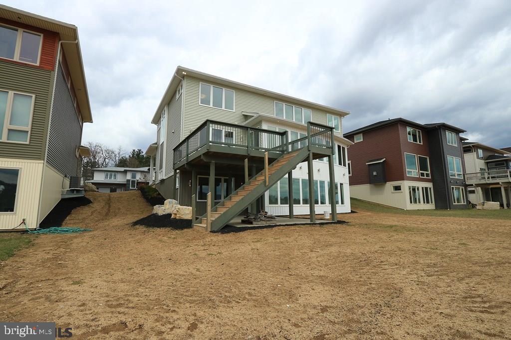 ROCKEY RIDGE - Residential