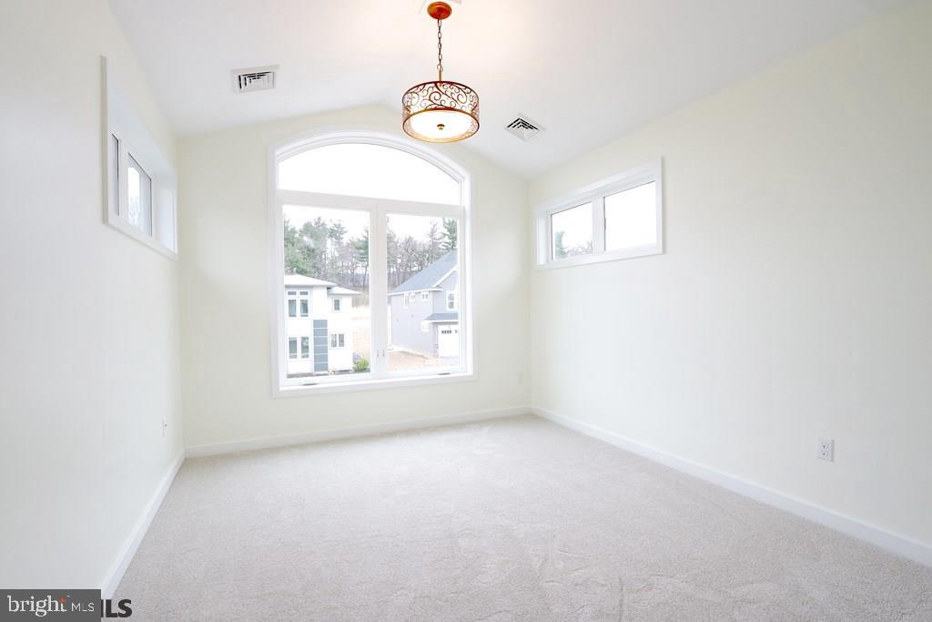 ROCKEY RIDGE - Residential