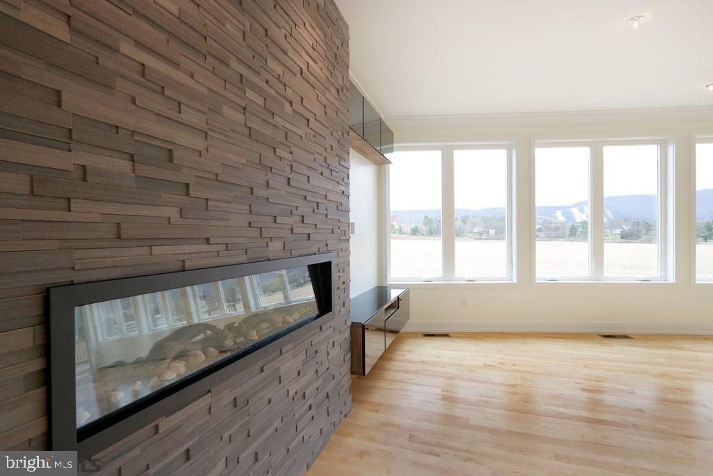 ROCKEY RIDGE - Residential