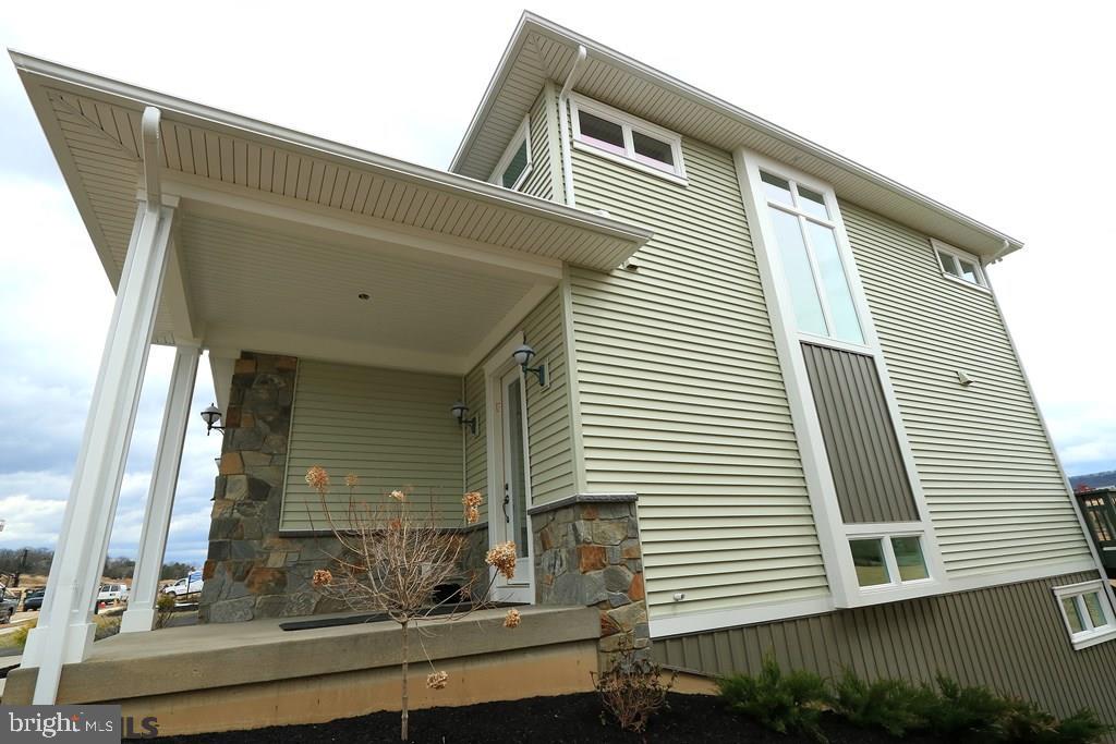 ROCKEY RIDGE - Residential