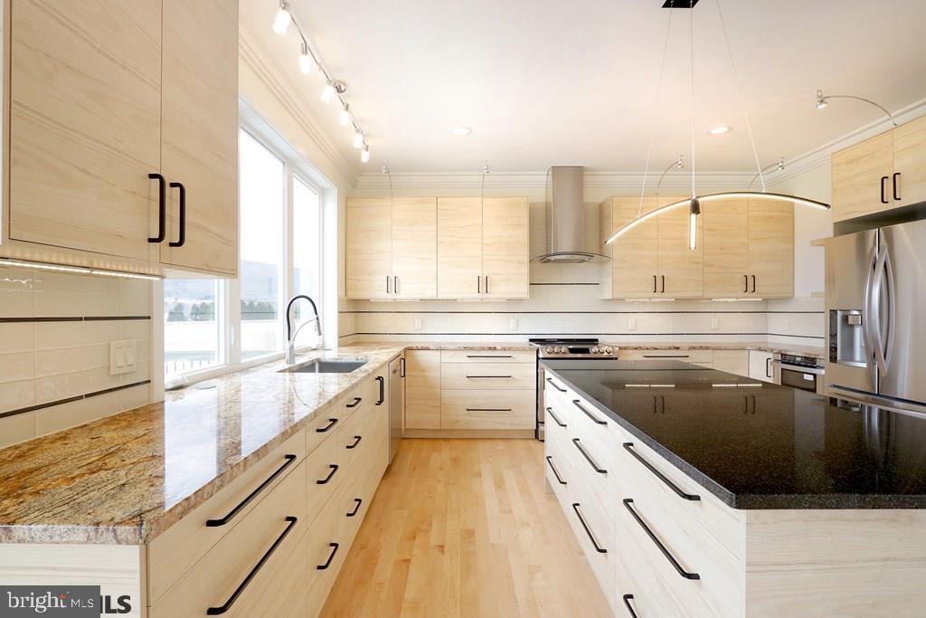 ROCKEY RIDGE - Residential