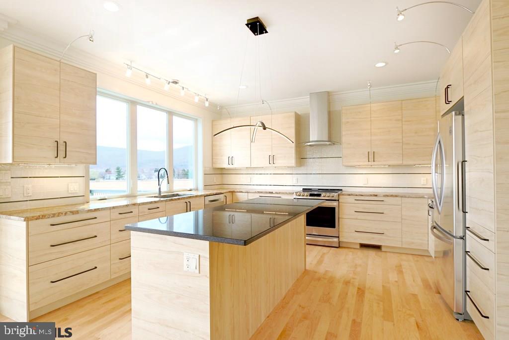 ROCKEY RIDGE - Residential
