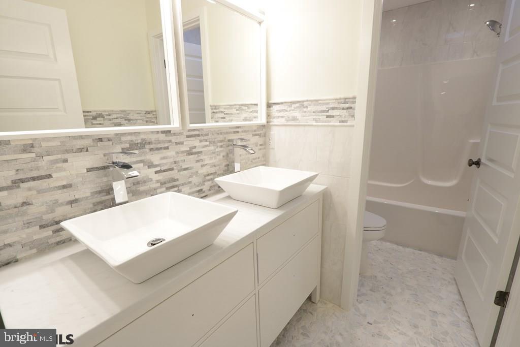 ROCKEY RIDGE - Residential