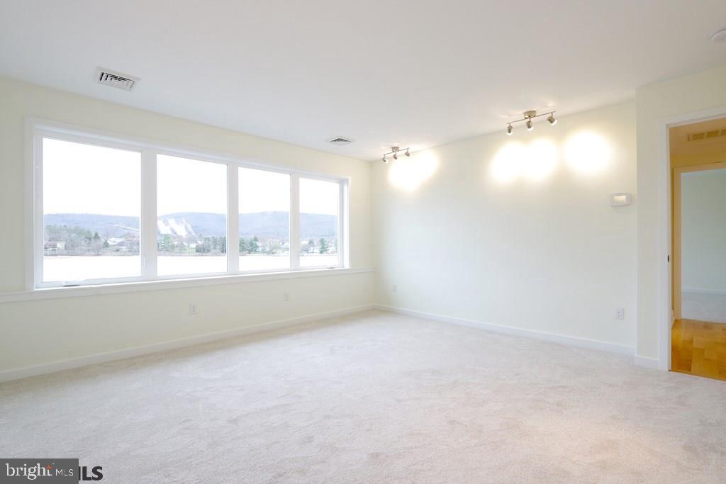ROCKEY RIDGE - Residential