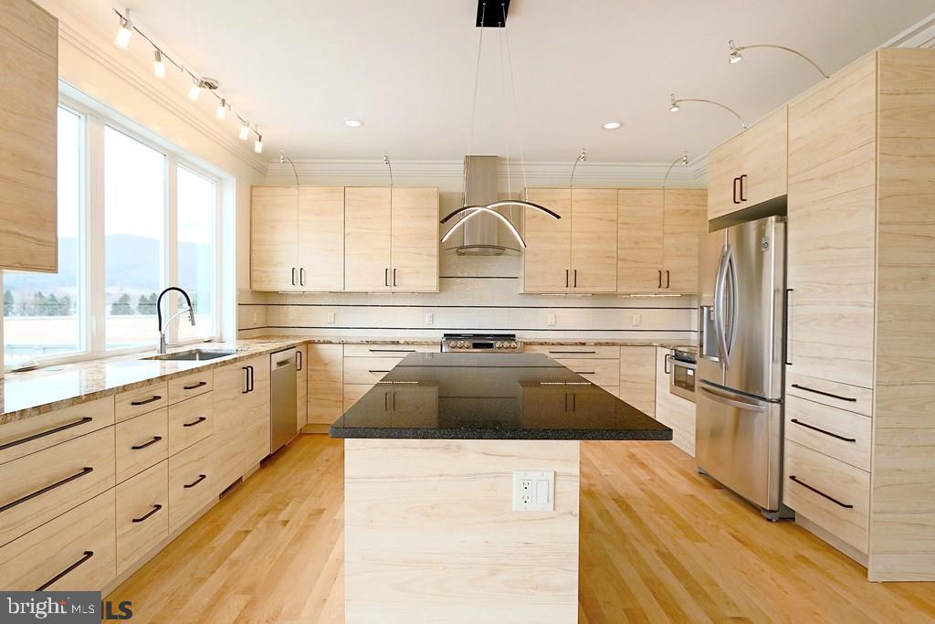 ROCKEY RIDGE - Residential